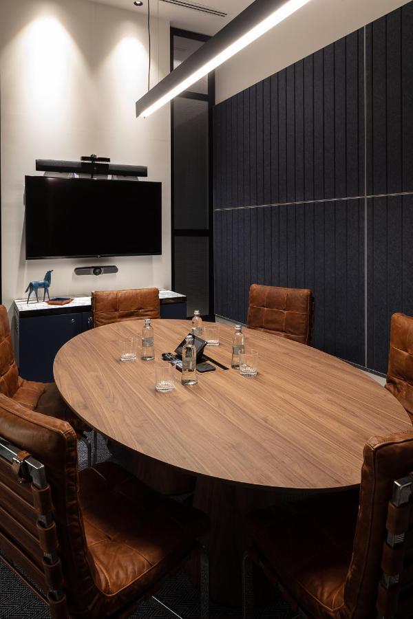 Next Hotel Melbourne, Curio Collection By Hilton Екстериор снимка A meeting room at the headquarters of the International Telecommunication Union